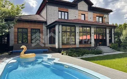 2-этажный коттедж 600 м² с отделкой