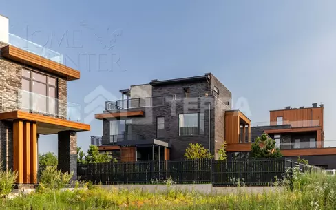 3-этажный коттедж 290 м² без отделки