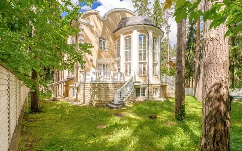 2-этажный коттедж 650 м² с отделкой