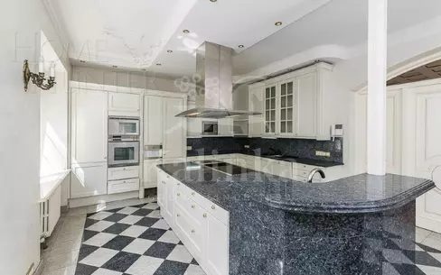 2-этажный коттедж 650 м² с отделкой