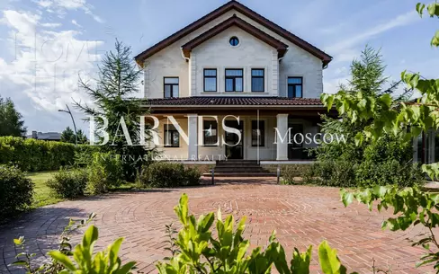 2-этажный коттедж 382 м² с отделкой