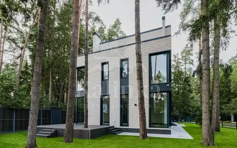 3-этажный коттедж 420 м² с отделкой