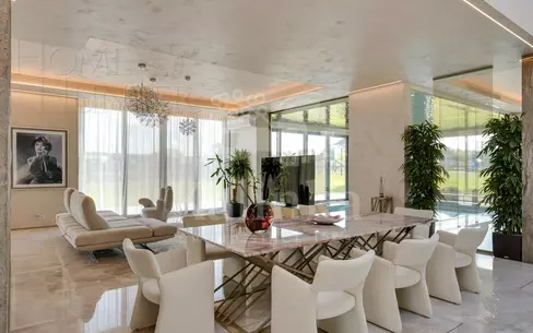 2-этажный коттедж 1 500 м² с отделкой
