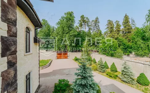 2-этажный коттедж 1 200 м² с отделкой