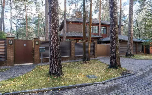 2-этажный коттедж 300 м² с отделкой