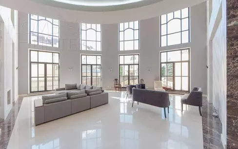 2-этажный коттедж 1 381 м² с отделкой