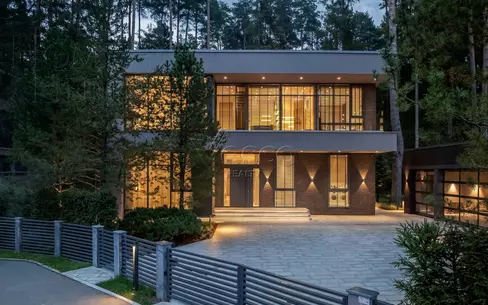 2-этажный коттедж 380 м² с отделкой