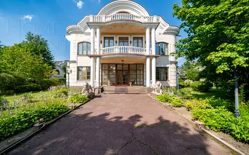 2-этажный коттедж 675 м² с отделкой