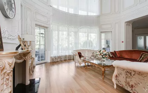 2-этажный коттедж 1 800 м² с отделкой