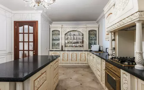 2-этажный коттедж 692 м² с отделкой