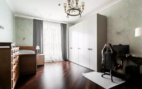 5-КОМН. КВАРТИРА С ОТДЕЛКОЙ 290 М² НА 2 ЭТАЖЕ