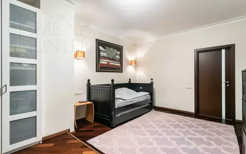 5-КОМН. КВАРТИРА С ОТДЕЛКОЙ 290 М² НА 2 ЭТАЖЕ