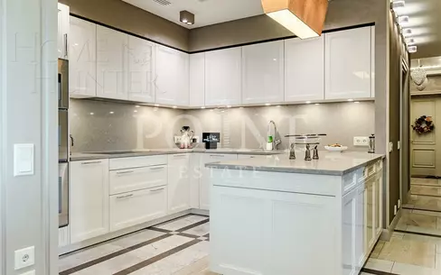 4-КОМН. КВАРТИРА С ОТДЕЛКОЙ 170 М² НА 32 ЭТАЖЕ