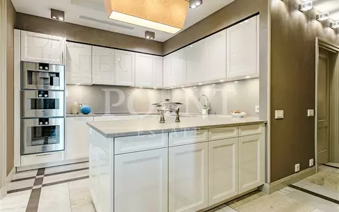 4-КОМН. КВАРТИРА С ОТДЕЛКОЙ 170 М² НА 32 ЭТАЖЕ