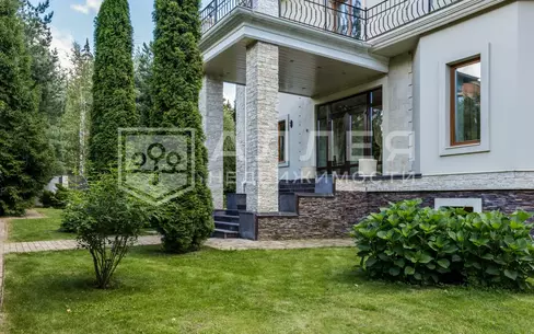 2-этажный коттедж 540 м² с отделкой