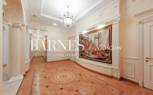 2-этажный коттедж 1 250 м² с отделкой
