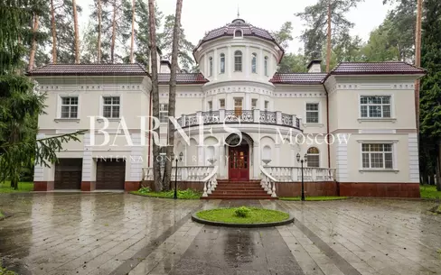 2-этажный коттедж 1 250 м² с отделкой