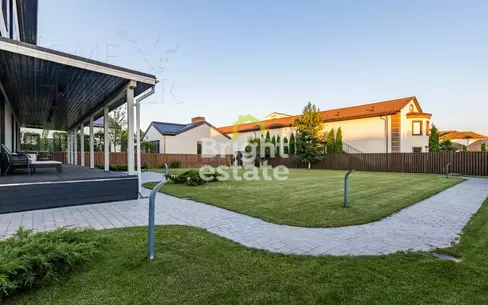 2-этажный коттедж 500 м² с отделкой