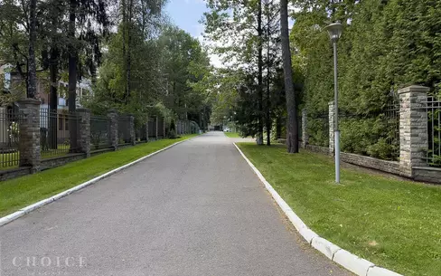 Участок 62.2 сот. в охраняемом поселке