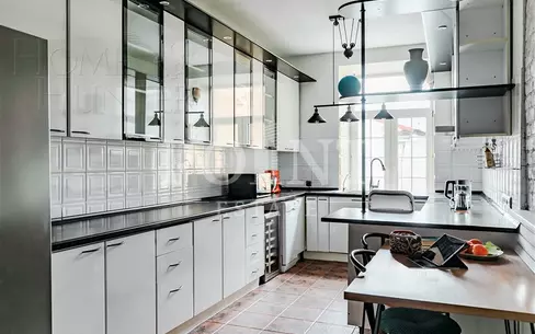 3-КОМН. КВАРТИРА С ОТДЕЛКОЙ 146.8 М² НА 4 ЭТАЖЕ