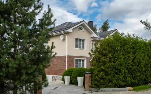 2-этажный коттедж 400 м² с отделкой
