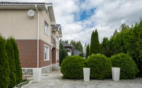 2-этажный коттедж 400 м² с отделкой