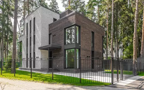 3-этажный коттедж 420 м² с отделкой