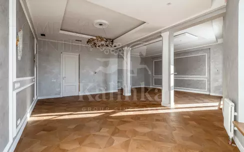 2-этажный коттедж 1 000 м² с отделкой
