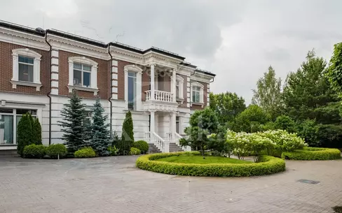 2-этажный коттедж 1 258 м² с отделкой