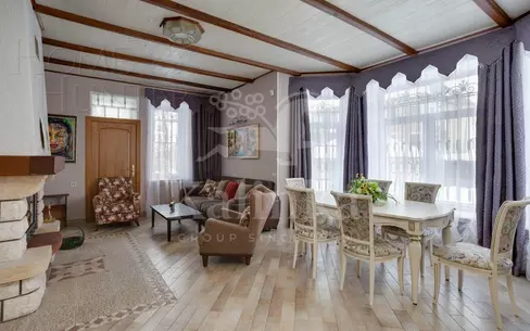 3-этажный коттедж 400 м² с отделкой