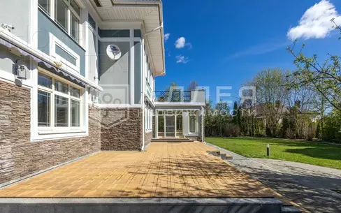 2-этажный коттедж 428 м² с отделкой