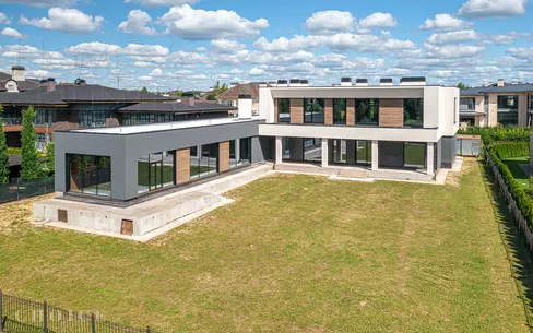 2-этажный коттедж 1 200 м² без отделки