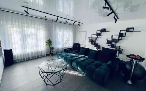 2-этажный коттедж 280 м² с отделкой