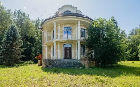 2-этажный коттедж 1 300 м² без отделки