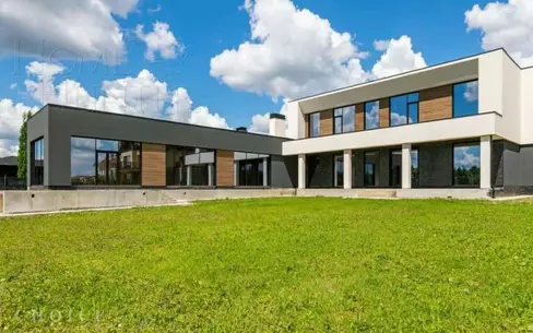 2-этажный коттедж 1 200 м² без отделки