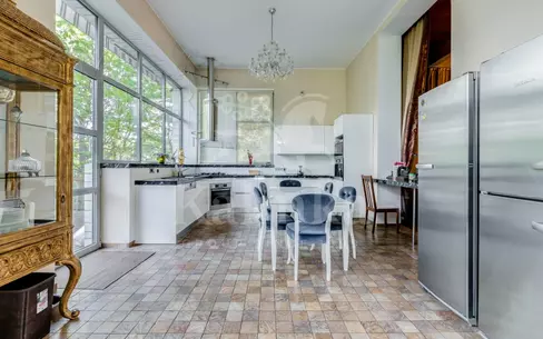 2-этажный коттедж 940 м² с отделкой