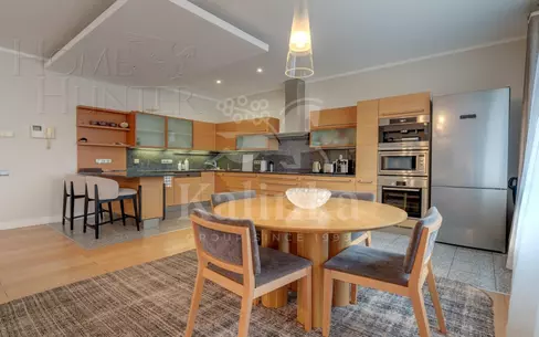 5-КОМН. КВАРТИРА С ОТДЕЛКОЙ 204.2 М² НА 3 ЭТАЖЕ