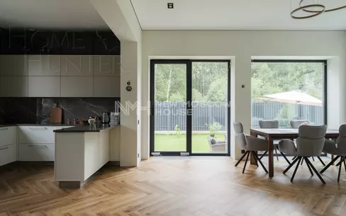 2-этажный коттедж 200 м² с отделкой