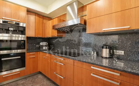 5-КОМН. КВАРТИРА С ОТДЕЛКОЙ 232.5 М² НА 3 ЭТАЖЕ
