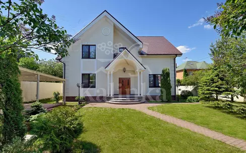 2-этажный коттедж 270 м² с отделкой