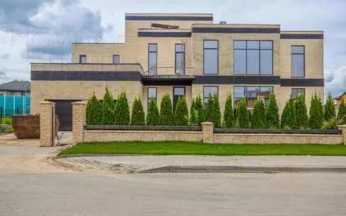 2-этажный коттедж 830 м² без отделки