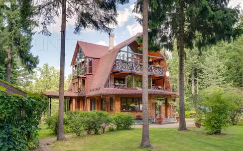 3-этажный коттедж 650 м² с отделкой