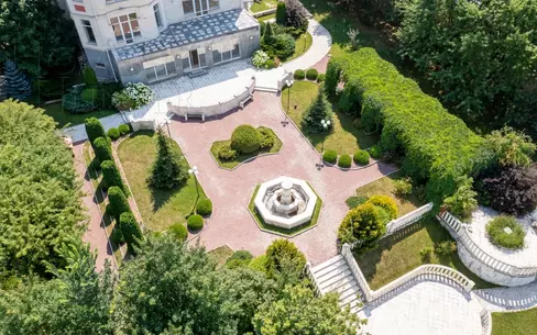 2-этажный коттедж 800 м² с отделкой