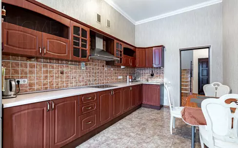 3-этажный таунхаус 270 м² с отделкой