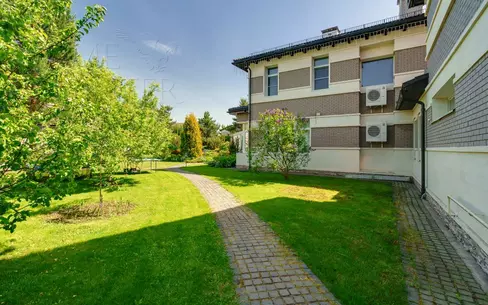 2-этажный коттедж 810 м² с отделкой