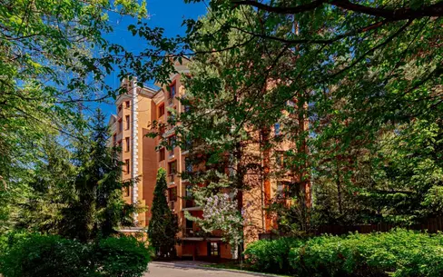 5-КОМН. КВАРТИРА С ОТДЕЛКОЙ 220.3 М² НА 2 ЭТАЖЕ