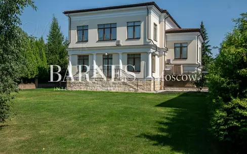 2-этажный коттедж 371 м² с отделкой