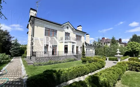 2-этажный коттедж 700 м² с отделкой