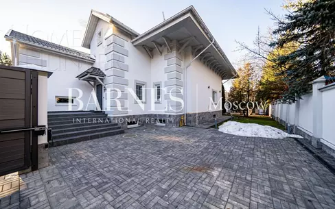 2-этажный коттедж 738 м² с отделкой