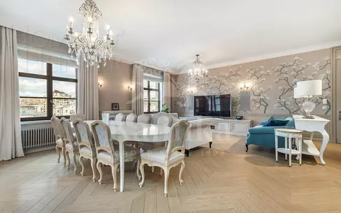 4-КОМН. КВАРТИРА С ОТДЕЛКОЙ 200 М² НА 7 ЭТАЖЕ